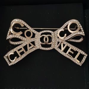 Chanel brand new bow brooch